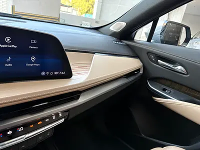 2024 Cadillac XT4 照片 8