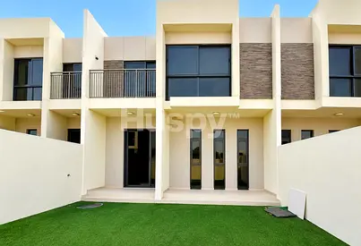 Vacant | Landscaped Garden | Large Living Area