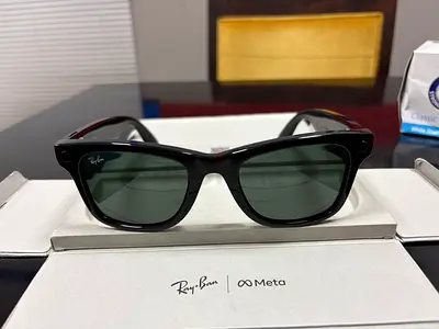 Ray-Ban Wayfarer RW4012 (Gen 2) – Shiny Black – used fewer with Box & Invoice