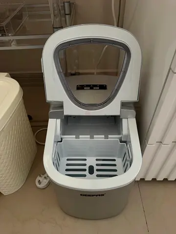 GEEPAS Ice Maker