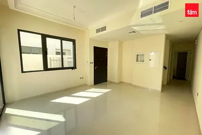 For Rent | Single Row | Bigger Layout