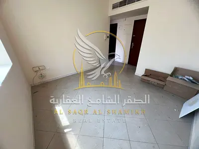 غرفة وصالة للإيجار السنوي في النباعة الشارقة تكييف مركزي 6 دفعات في منطقة حيوية بالشارقة
