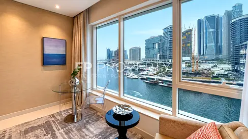 Spacious Furnished Studio-Facing Canal-High Floor