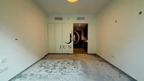 OPEN VIEW//-SPACIOUS STUDIO//-READY TO MOVE//-HUGE SIZE
