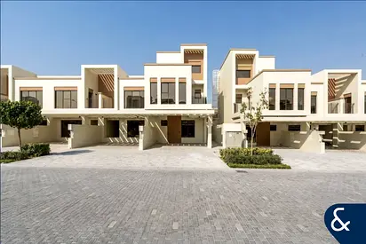 5 Bed | Facing Lagoon | Prime Location