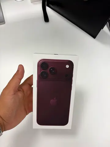 18 Pro 256 GB Sealed Pack - BURGUNDY