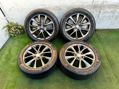 Original Dodge Durango 20” Wheels and Tyres