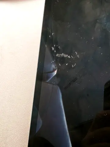 Ipad pro 13 5th generation cracked screen