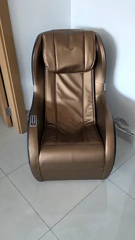 Brown Electric Full-Body Massage Chair — Good Condition