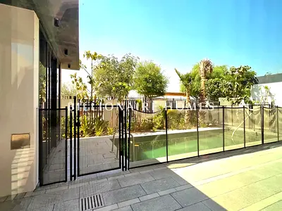 Single Row | Close to Amenities | Big Plot