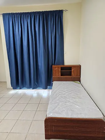 VIP BEDSPACE AVAILABLE FOR INDIANS (NON ALCOHOLIC & NON SMOKERS)