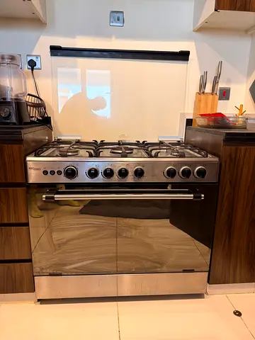 Cooker/Gas Stove 6 Hobs