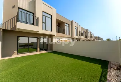 Single Row | Vacant | Landscaped