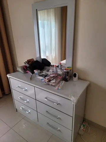 White 6-drawer Dresser with Mirror - Good Condition