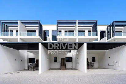 Luxurious TH | Turnkey Smart Home | Community View