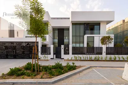 Villa with pool in Emerald Hills