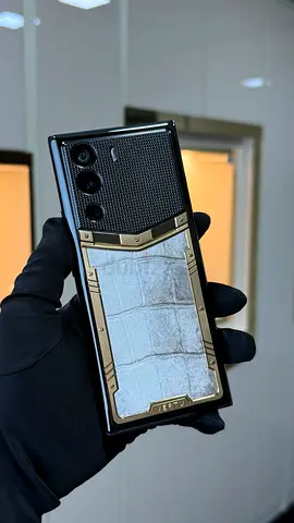 Vertu Himalaya Crocodile