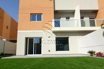 Single Row | Huge L Shaped and Landscped Garden