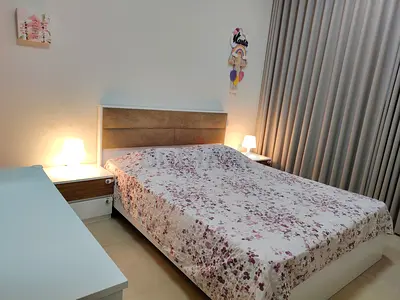 White and Wood Bed Set, Including 2 Side Beds, Dresser, and Mattress – Good Condition