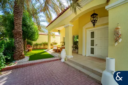 Exclusive | Prime Location | Pool | VOT