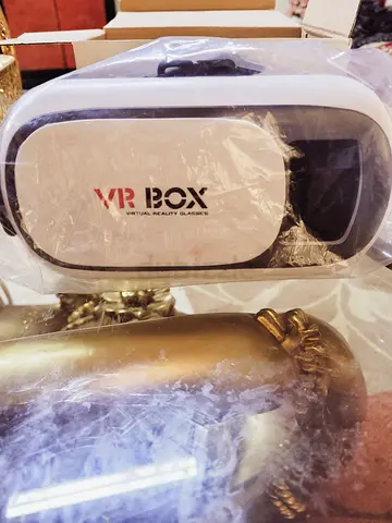 VR Box Virtual Reality Headset (Mobile) - Good Condition