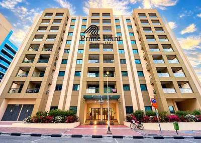 Freehold | Fully Furnished & fully renovated 1bhk