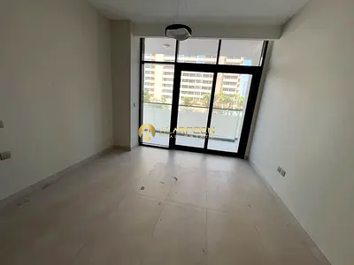 شقة بغرفة نوم واحدة | شرفة | إطلالات على وسط المدينة والمسبح | برج هيراد JVC