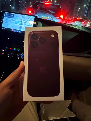 Brand new sealed iPhone 18 Pro(Boxed) - burgundy