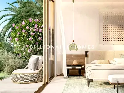 Close to OP | Single Row | Beachfront villa