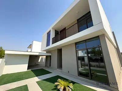 Skyline Retreat | Luxurious 5-Bedroom Villa
