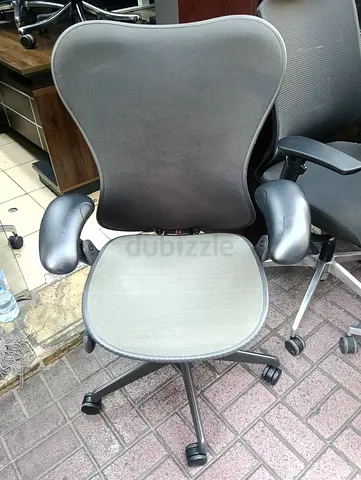 Herman Miller mirra 2 chair for selling.comfirtable for long time sitting