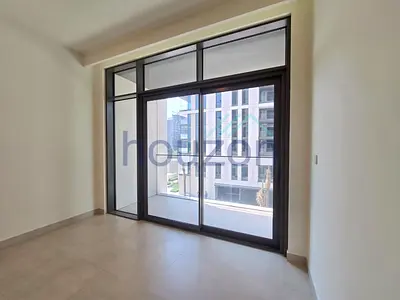 Spacious 1BR + Storage Room | Direct Park Access
