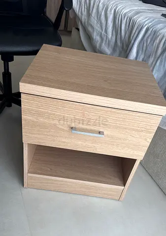 Light wood bedside table (like new)