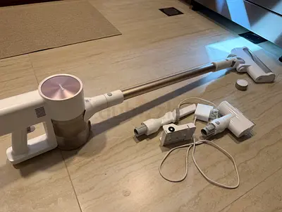 Cordless stick vacuum with accessories - good condition Xiaomi