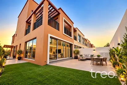 Near Lagoons | End of Row | Large Garden