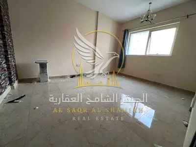شقة غرفه وصالة للإيجار في القليعه مساحات واسعه اطلاله مفتوحه صيانه مجانيه قريبه علي جميع الخدمات سهل الوصول الي مخرج دبي