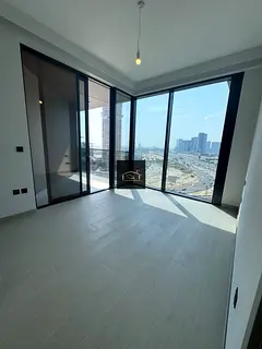 High-Floor 1BR | Business Bay | Balcony & City View