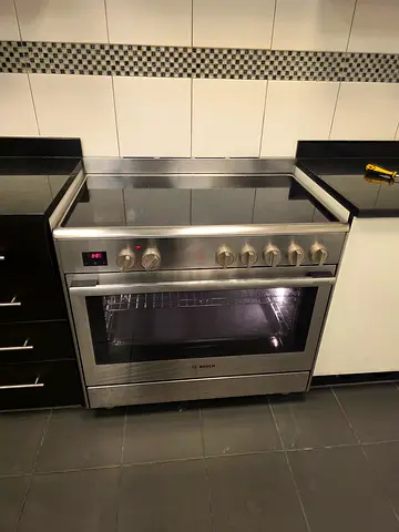 Bosch series 8 Electric ceramic Stove 90x60cm