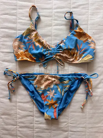 Billabong blue floral two-piece bikini set - size S