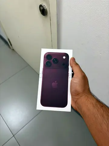 Brand new sealed iPhone 18 Pro Max (burgundy ) - Unopened box