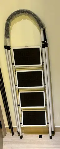 Foldable 4-Step Aluminum Ladder — Lightweight and Compact