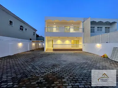 Spacious 4 Bhk villa with big green garden