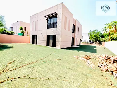 LUXURIOUS 5B VILLA READY TO MOVE