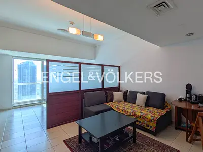 High Floor | Vacant mid October | Near the metro