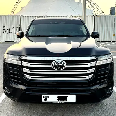 Almost new , 2025 Toyota Land Cruiser GXR 3.5 L Turbo GCC Specs - Agency maintained , first owner