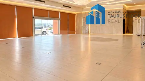 Prime Location || Ground-Floor Show Room || Ready for Rent