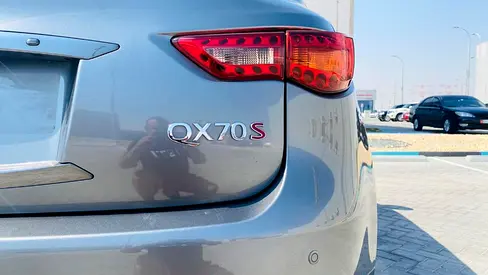 2015 Infiniti QX70 照片 8