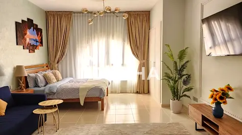 Huge Studio | Upgraded | 12 Cheques