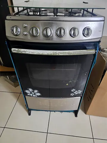 Used freestanding gas cooker with oven - 4 burners - good condition