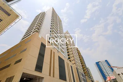 SPACIOUS 1BR APARTMENT WITH CLOSED KITCHEN & BALCONY FOR RENT IN JVC